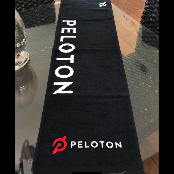 Peloton NEW  BLACK bike Towel LONG - Picture 1 of 3